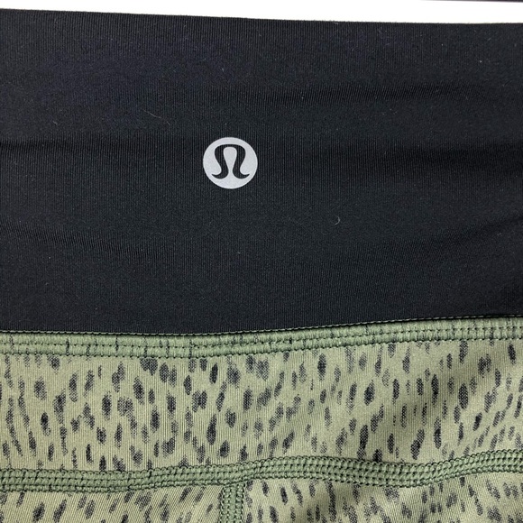 Lululemon green pattern crop leggings t345 - Picture 5 of 8